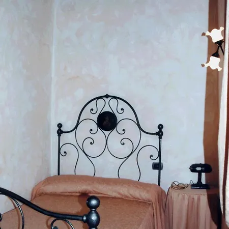 La Fonte Carducciana Farm stay *